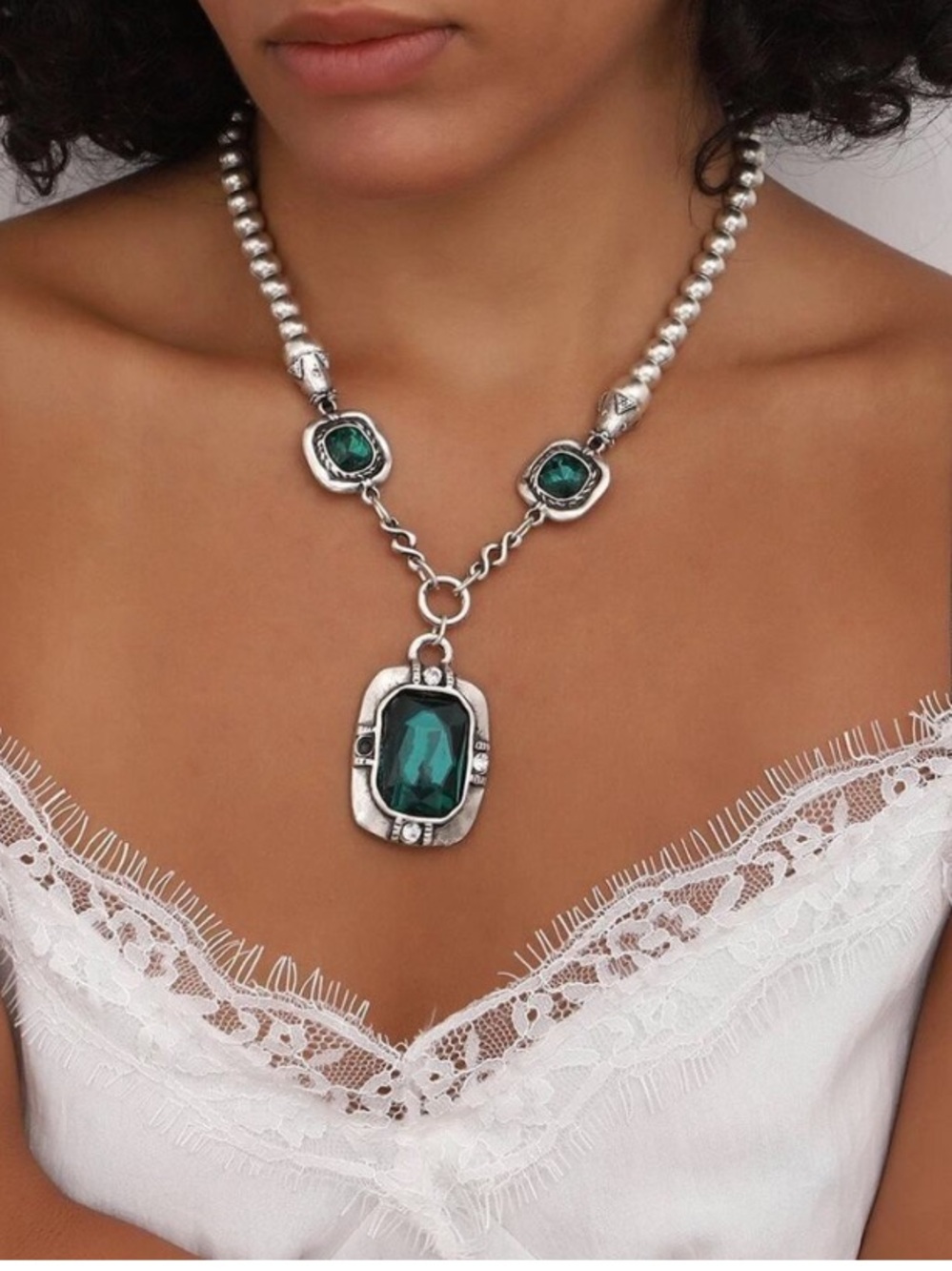 Aven Silver Plated Green Crystal Stone Ball Chain Necklace NWOT